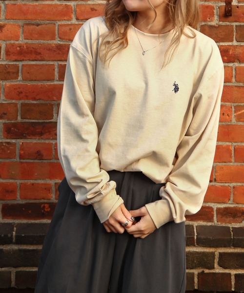 U.S. POLO ASSN.(ユーエスポロアッスン)の「【U.S.POLO ASSN.】 ワンポイント ロゴ刺繍 クルーネック 長袖 Tシャツ / ロンT(Tシャツ/カットソー・レディース・ダークグリーン/バイオレット/アイボリー/ブラック/レッド/オートミール/ネイビー・MEDIUM/X-LARGE/LARGE)」の1枚目の写真