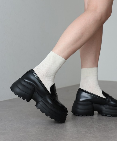 BLUEEAST(ブルーイースト)の「ボリューム厚底ローファー(ローファー・レディース・ブラウン/ブラック・LARGE/MEDIUM)」の2枚目の写真