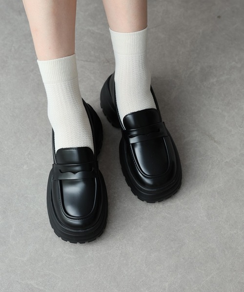 BLUEEAST(ブルーイースト)の「ボリューム厚底ローファー(ローファー・レディース・ブラウン/ブラック・LARGE/MEDIUM)」の5枚目の写真