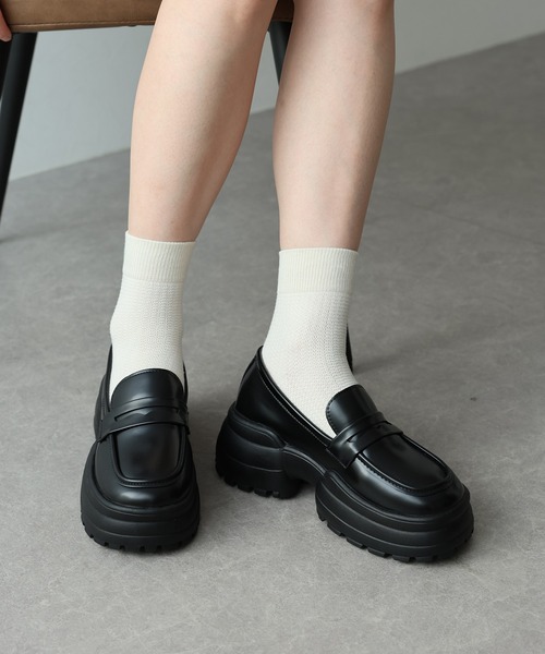 BLUEEAST(ブルーイースト)の「ボリューム厚底ローファー(ローファー・レディース・ブラウン/ブラック・LARGE/MEDIUM)」の6枚目の写真