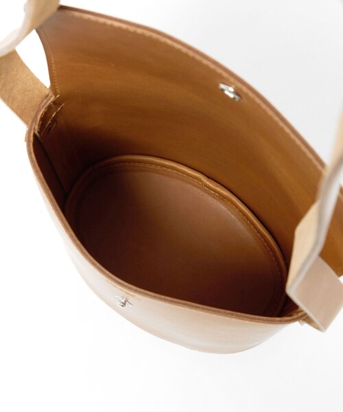 BEORMA LEATHER COMPANY(ベオーマレザーカンパニー)の「<BEORMA LEATHER COMPANY> THE MOLLY/TUSCANY LEATHER/ショルダー バッグ(ショルダーバッグ・メンズ・ブラック/ベージュ・FREE)」の12枚目の写真