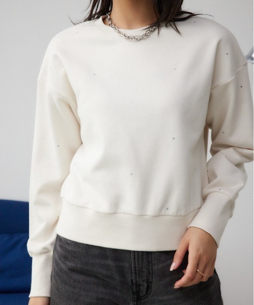 AZUL by moussy（アズールバイマウジー）の「ラインストーンウラケトップス（スウェット・レディース・ブラック/オフホワイト/ダークベージュ・FREE）」の2枚目の写真