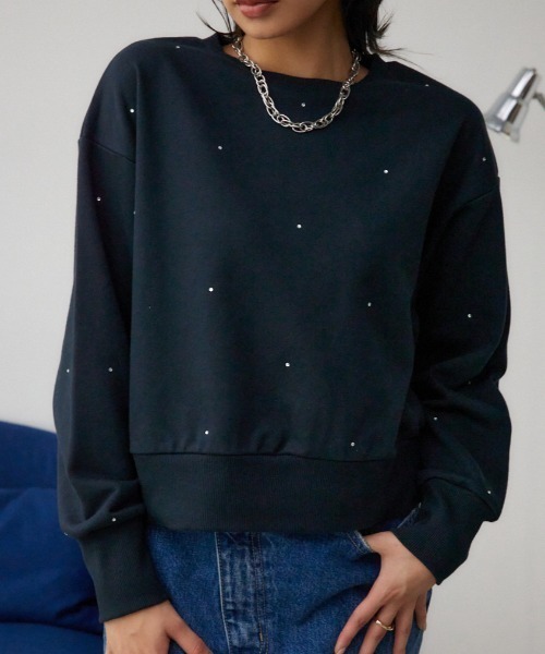 AZUL by moussy（アズールバイマウジー）の「ラインストーンウラケトップス（スウェット・レディース・ブラック/オフホワイト/ダークベージュ・FREE）」の3枚目の写真