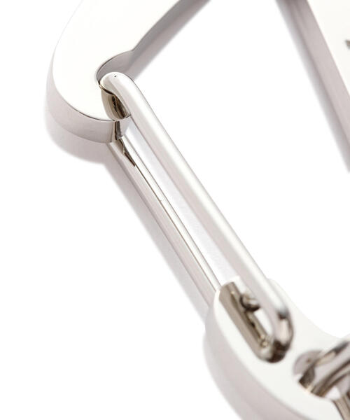 AVIREX（アヴィレックス）の「《AVIREX by J.H.M CO.,LTD.》"SURPLUS" LOGO CARABINER / "サープラス" ロゴ カラビナ（キーホルダー・レディース・シルバー・F）」の4枚目の写真