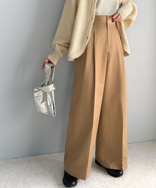 classicalelf(クラシカルエルフ)の「上品なデザインと履き心地。タック使いワイドシルエットハイウエストスラックス(スラックス・レディース・ベージュ/ホワイト系/ブラック・LARGE/SMALL/X-LARGE/MEDIUM)」の6枚目の写真