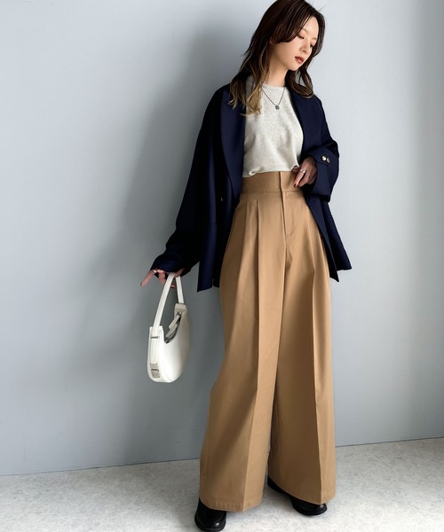 classicalelf(クラシカルエルフ)の「上品なデザインと履き心地。タック使いワイドシルエットハイウエストスラックス(スラックス・レディース・ベージュ/ホワイト系/ブラック・LARGE/SMALL/X-LARGE/MEDIUM)」の8枚目の写真