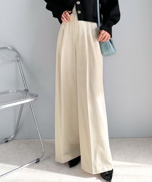 classicalelf(クラシカルエルフ)の「上品なデザインと履き心地。タック使いワイドシルエットハイウエストスラックス(スラックス・レディース・ベージュ/ホワイト系/ブラック・LARGE/SMALL/X-LARGE/MEDIUM)」の20枚目の写真