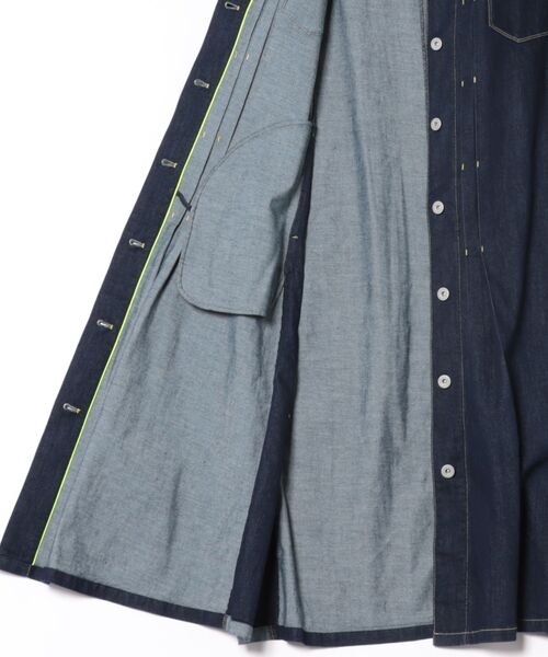 Q（キュー）の「デニムロングジャケット（デニムジャケット・レディース・ネイビー・MEDIUM）」の7枚目の写真