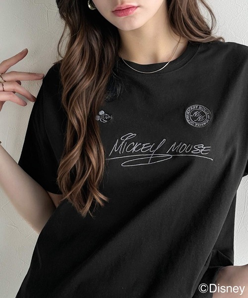 classicalelf(クラシカルエルフ)の「大人女子必見! 綿100%「ディズニー」サイン風刺繍Tシャツ(半袖)(Tシャツ/カットソー・レディース・ブラック系5/ホワイト系1/ホワイト系2/ブラック系2/ブラック系4/ベージュ系1/ホワイト系3/ホワイト系5/ベージュ系3/ベージュ系4/ベージュ系5/ブラック系1/ブラック系3/ホワイト系4/ベージュ系2・LARGE/MEDIUM/SMALL/X-LARGE)」の6枚目の写真