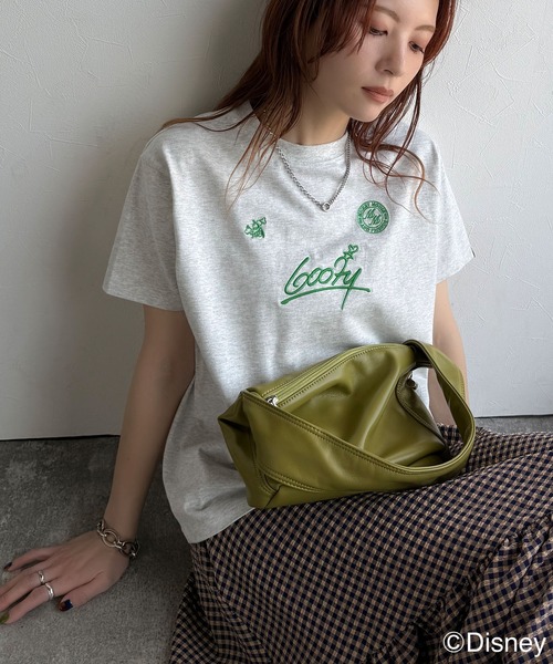 classicalelf(クラシカルエルフ)の「大人女子必見! 綿100%「ディズニー」サイン風刺繍Tシャツ(半袖)(Tシャツ/カットソー・レディース・ブラック系5/ホワイト系1/ホワイト系2/ブラック系2/ブラック系4/ベージュ系1/ホワイト系3/ホワイト系5/ベージュ系3/ベージュ系4/ベージュ系5/ブラック系1/ブラック系3/ホワイト系4/ベージュ系2・LARGE/MEDIUM/SMALL/X-LARGE)」の18枚目の写真