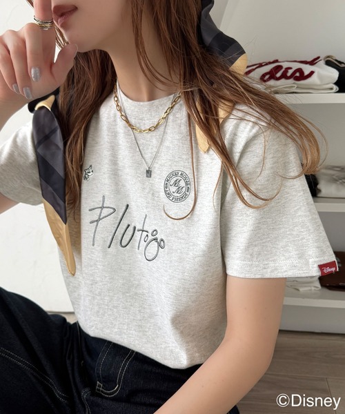 classicalelf(クラシカルエルフ)の「大人女子必見! 綿100%「ディズニー」サイン風刺繍Tシャツ(半袖)(Tシャツ/カットソー・レディース・ブラック系5/ホワイト系1/ホワイト系2/ブラック系2/ブラック系4/ベージュ系1/ホワイト系3/ホワイト系5/ベージュ系3/ベージュ系4/ベージュ系5/ブラック系1/ブラック系3/ホワイト系4/ベージュ系2・LARGE/MEDIUM/SMALL/X-LARGE)」の19枚目の写真