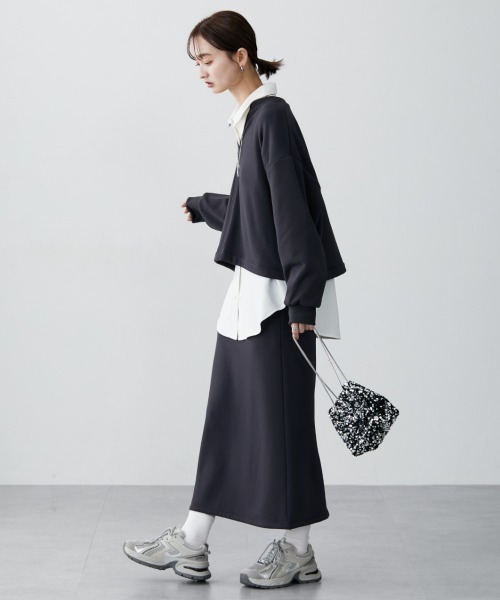 nissen(ニッセン)の「裏シャギー上下セットアップ(キーネックプルオーバー+Iラインスカート)(Tシャツ/カットソー・レディース・グレー/ブラック・S/3L/LL/L/M)」の6枚目の写真