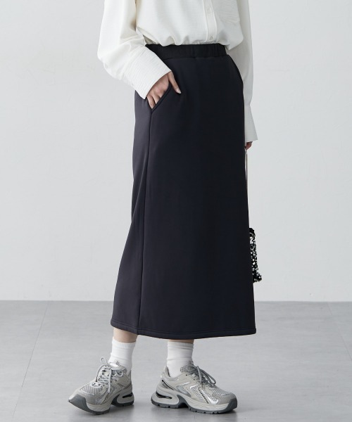 nissen(ニッセン)の「裏シャギー上下セットアップ(キーネックプルオーバー+Iラインスカート)(Tシャツ/カットソー・レディース・グレー/ブラック・S/3L/LL/L/M)」の10枚目の写真
