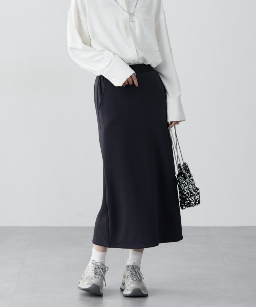 nissen(ニッセン)の「裏シャギー上下セットアップ(キーネックプルオーバー+Iラインスカート)(Tシャツ/カットソー・レディース・グレー/ブラック・S/3L/LL/L/M)」の11枚目の写真
