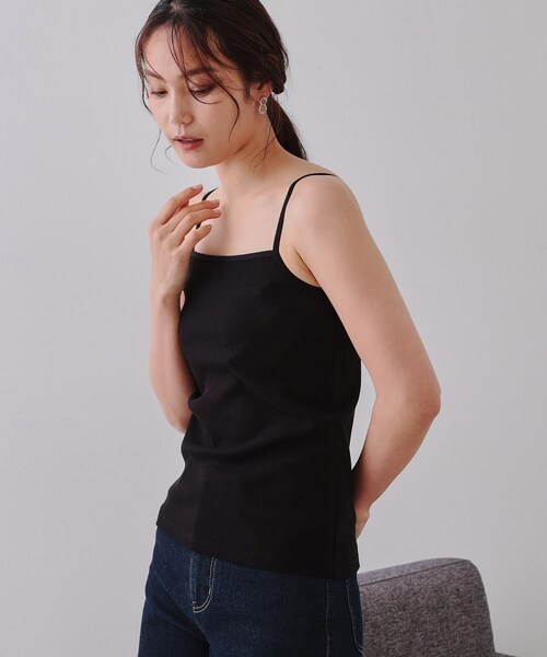 OPAQUE.CLIP(オペークドットクリップ)の「コットンリブキャミソール【洗濯機洗い可】(タンクトップ・レディース・ライトベージュ/オフホワイト/ブラック・36/40/38)」の9枚目の写真