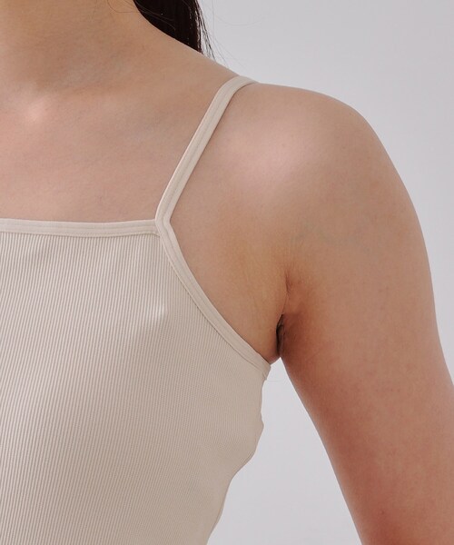 OPAQUE.CLIP(オペークドットクリップ)の「コットンリブキャミソール【洗濯機洗い可】(タンクトップ・レディース・ライトベージュ/オフホワイト/ブラック・36/40/38)」の18枚目の写真