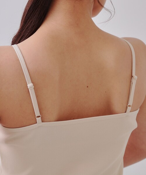 OPAQUE.CLIP(オペークドットクリップ)の「コットンリブキャミソール【洗濯機洗い可】(タンクトップ・レディース・ライトベージュ/オフホワイト/ブラック・36/40/38)」の19枚目の写真