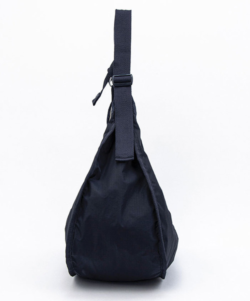 LeSportsac（レスポートサック）の「LARGE SPORTSAC ディープシーブルー（ショルダーバッグ・レディース・ブルー・FREE）」の7枚目の写真