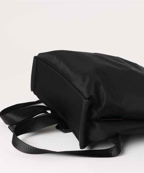 and it_(アンドイット)の「Legato Largo 肩楽撥水ナイロン A4トート型リュック(バックパック/リュック・レディース・ブラック/グレー/ネイビー/ライトブラウン・FREE)」の6枚目の写真