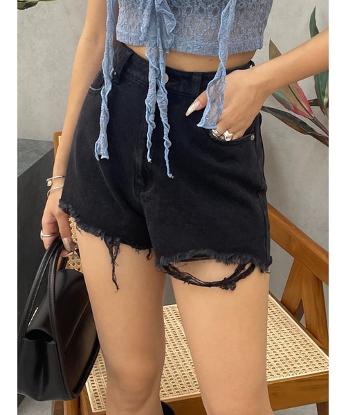 EVRIS（エヴリス）の「ダメージデニムショートパンツ（デニムパンツ・レディース・ベージュ/ブルー/ブラック・SMALL/MEDIUM）」の2枚目の写真