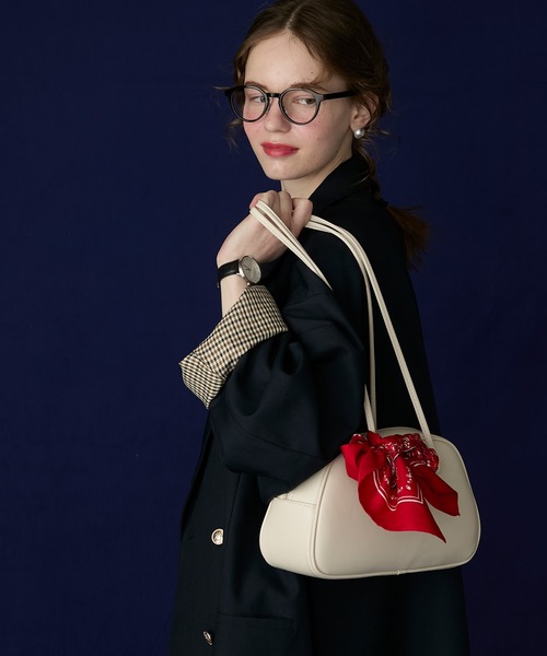 BONLECILL Marche（ボンルシールマルシェ）の「【BONLECILL Marche】《軽量》ロングハンドルスクエアボストンバッグ（ボストンバッグ・レディース・ブラック/レッド/キャメル/アイボリー/グリーン/ワイン/ブラウン系/ベージュ/ブラウン/ベージュ系・FREE）」の13枚目の写真