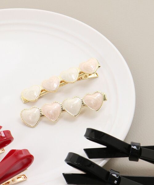 MAJESTIC LEGON(マジェスティックレゴン)の「ガーリーモチーフヘアピンセット(ヘアピン・レディース・ブラック/レッド/ピンク・FREE)」の7枚目の写真