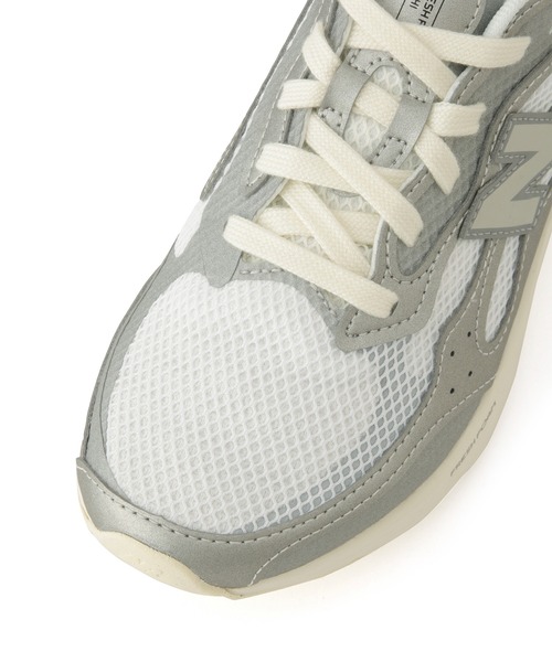 EU,US NEW BALANCE（イーユーユーエスニューバランス）の「【new balance(ニューバランス)】 Fresh Foam Arishi v4（スニーカー・レディース・シルバー・23/24/25）」の4枚目の写真