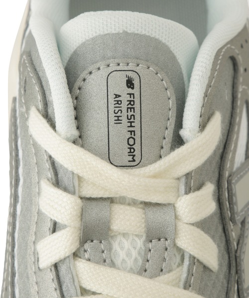EU,US NEW BALANCE（イーユーユーエスニューバランス）の「【new balance(ニューバランス)】 Fresh Foam Arishi v4（スニーカー・レディース・シルバー・23/24/25）」の6枚目の写真
