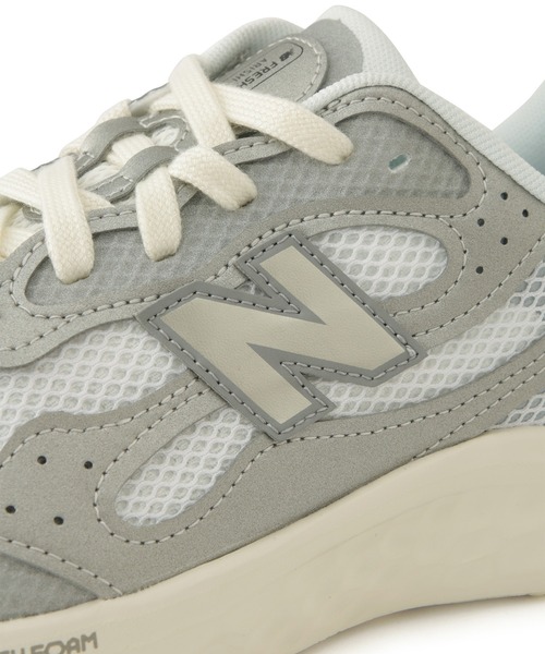 EU,US NEW BALANCE（イーユーユーエスニューバランス）の「【new balance(ニューバランス)】 Fresh Foam Arishi v4（スニーカー・レディース・シルバー・23/24/25）」の7枚目の写真