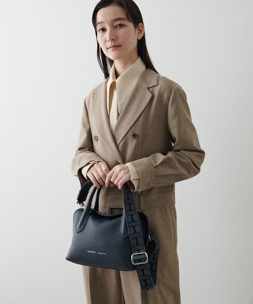 IACUCCI（イアクッチ）の「ラーナ S ALCE（ショルダーバッグ・レディース・グレイッシュベージュ/グレー/ライトグリーン/ネイビー・FREE）」の4枚目の写真