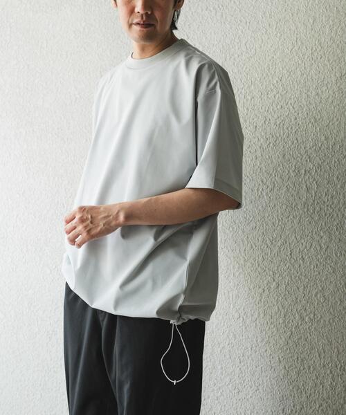 URBAN RESEARCH DOORS(アーバンリサーチドアーズ)の「『吸水速乾/UVカット/防シワ』ダブルクロス ストレッチプルオーバー(Tシャツ/カットソー・メンズ・ブラック/オフホワイト/チャコールグレー/ブラウン・MEDIUM/LARGE)」の2枚目の写真
