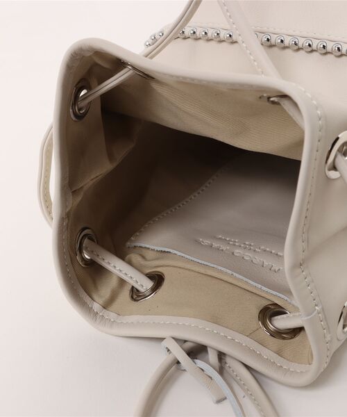 marco masi（マルコマージ）の「【MARCO MASI/マルコ・マージ】巾着　ショルダーバッグ　バケツバッグ　スタッズ（ショルダーバッグ・レディース・ブラック/アイボリー/シルバー・FREE）」の8枚目の写真