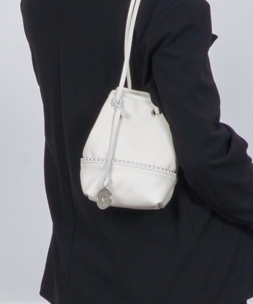 marco masi（マルコマージ）の「【MARCO MASI/マルコ・マージ】巾着　ショルダーバッグ　バケツバッグ　スタッズ（ショルダーバッグ・レディース・ブラック/アイボリー/シルバー・FREE）」の16枚目の写真