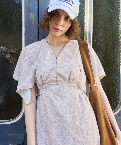 Unitage(ユニテージ)の「ハンカチスリーブ花柄ワンピース(ワンピース・レディース・ピンク/ブラック・FREE)」の9枚目の写真