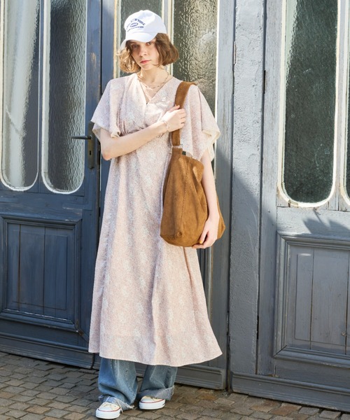 Unitage(ユニテージ)の「ハンカチスリーブ花柄ワンピース(ワンピース・レディース・ピンク/ブラック・FREE)」の11枚目の写真