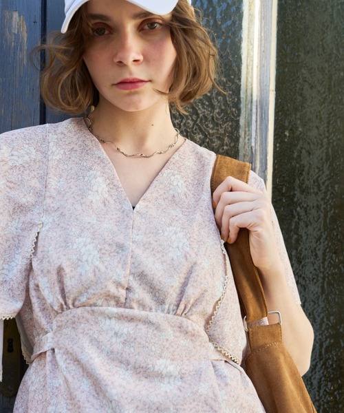 Unitage(ユニテージ)の「ハンカチスリーブ花柄ワンピース(ワンピース・レディース・ピンク/ブラック・FREE)」の7枚目の写真