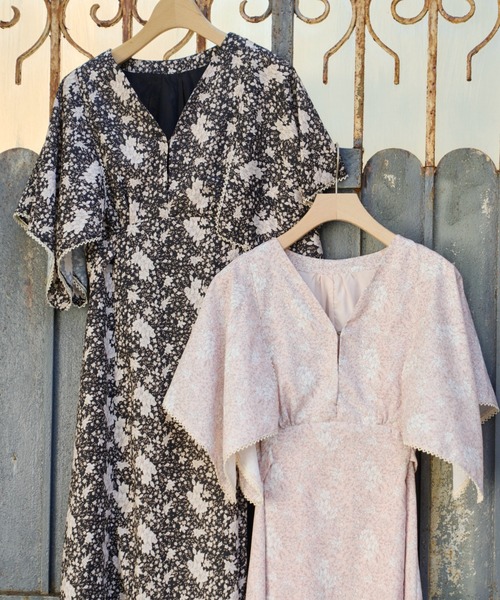 Unitage(ユニテージ)の「ハンカチスリーブ花柄ワンピース(ワンピース・レディース・ピンク/ブラック・FREE)」の5枚目の写真