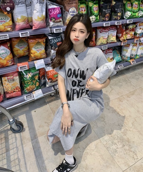 LETee（レティー）の「ロゴプリント　ティーシャツワンピース（Tシャツ/カットソー・レディース・グレー/ブラック/モカ・FREE）」の6枚目の写真