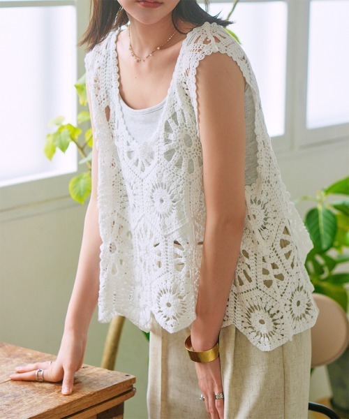 Rejoule(リジュール)の「クロシェ編みビスチェトップス(Tシャツ/カットソー・レディース・アイボリー/ホワイト・FREE)」の11枚目の写真