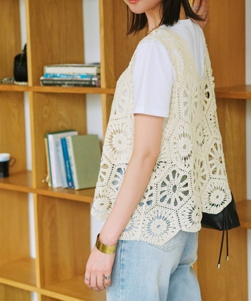 Rejoule(リジュール)の「クロシェ編みビスチェトップス(Tシャツ/カットソー・レディース・アイボリー/ホワイト・FREE)」の16枚目の写真