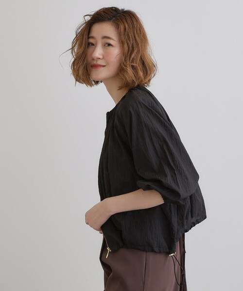 grove（グローブ）の「◆【洗える】シアーナイロンギャザーブルゾン（ブルゾン・レディース・ナチュラル/ブラック/ライトグリーン・01/02/03/04/05）」の4枚目の写真