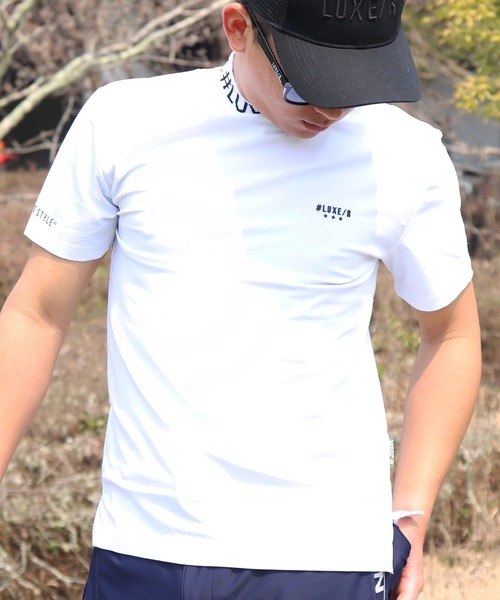 LUXE/R GOLF（ラグジュ ゴルフ）の「(RM)【LUXE/R GOLF】COOL & DRY ストレッチ スムース ロゴ ジャガード モックネック Tシャツ（Tシャツ/カットソー・メンズ・ブラック/カーキ/オフホワイト/チャコールグレー・M/L/XL）」の2枚目の写真