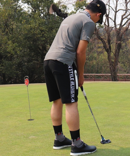 LUXE/R GOLF（ラグジュ ゴルフ）の「(RM)【LUXE/R GOLF】COOL & DRY ストレッチ スムース ロゴ ジャガード モックネック Tシャツ（Tシャツ/カットソー・メンズ・ブラック/カーキ/オフホワイト/チャコールグレー・M/L/XL）」の19枚目の写真