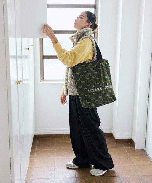 KiU(キウ)の「KiU×FREAK'S STORE/キウ×フリークスストア 別注 KIU ECO BAG エコバッグ(トートバッグ・メンズ・ブラック/キャメル/レオパード/ベージュ・ONE SIZE)」の21枚目の写真