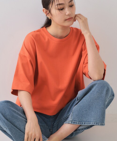 OPAQUE.CLIP(オペークドットクリップ)の「《5色展開》ワイドシルエットTシャツ【洗濯機洗い可】(Tシャツ/カットソー・レディース・ホワイト/ブラック/オレンジ/ライトブルー/チャコールグレー・00)」の5枚目の写真
