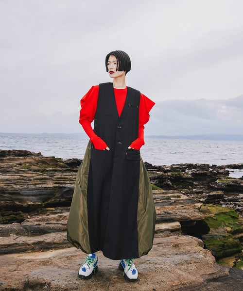 OMMO(オーエムエムオー)の「LONG VEST BALLOON OP(ワンピース・レディース・ブラックミックス/ブラック・38/36)」の8枚目の写真