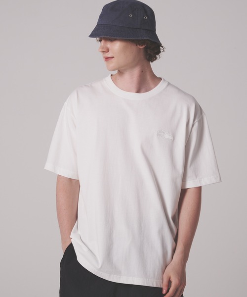 FIRST DOWN（ファーストダウン）の「ピグメント ロゴ ショートスリーブ Tシャツ #1（Tシャツ/カットソー・メンズ・オフホワイト/サックスブルー/チャコール・XL/M/L）」の4枚目の写真