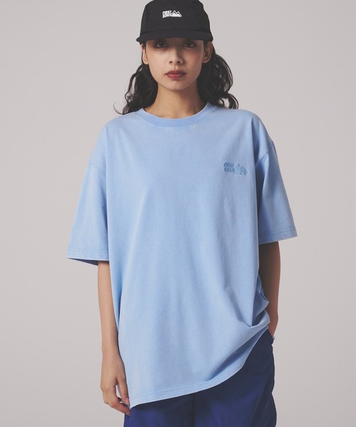 FIRST DOWN（ファーストダウン）の「ピグメント ロゴ ショートスリーブ Tシャツ #1（Tシャツ/カットソー・メンズ・オフホワイト/サックスブルー/チャコール・XL/M/L）」の13枚目の写真