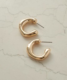 ニュアンス ライン ミドル フープ ピアス