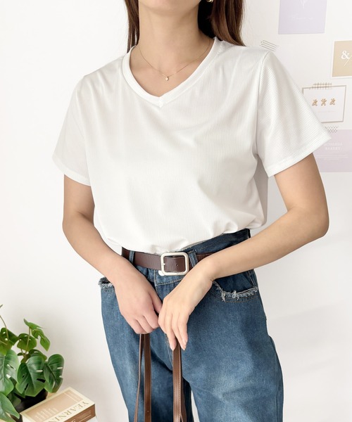 Amulet（アミュレット）の「大人の抜け感にちょうどいい　リブタッチVネックトップス（Tシャツ/カットソー・レディース・ホワイト/グレー/ブラック・S/M/L）」の8枚目の写真